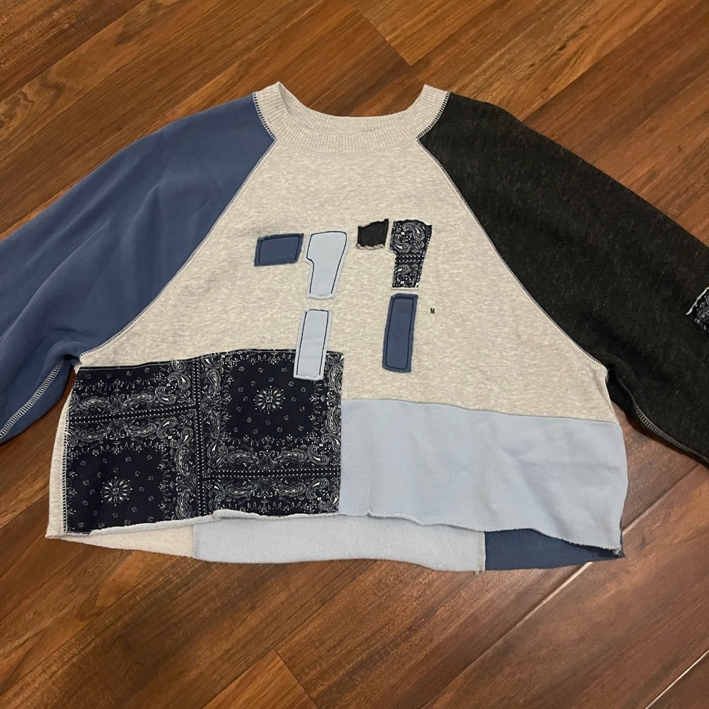 Cropped Pattern Crewneck with tags!